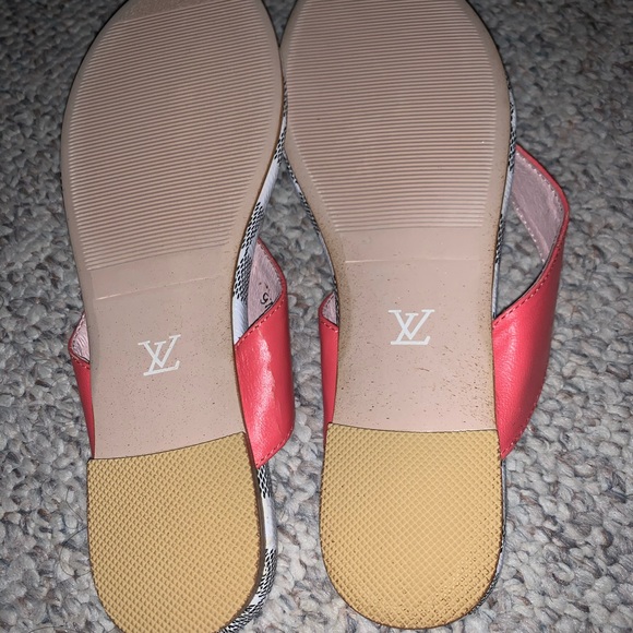 Peach color thong sandal - Picture 3 of 3